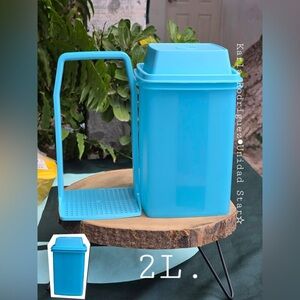 Tupperware in a Beautiful BIG Pick-a-Deli 2L in a Baby Blue Color